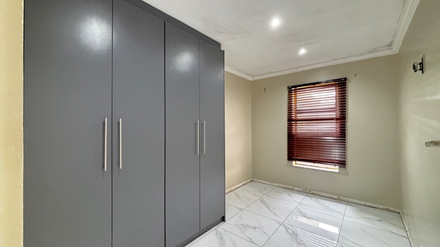 3 Bedroom Property for Sale in Rocklands Western Cape